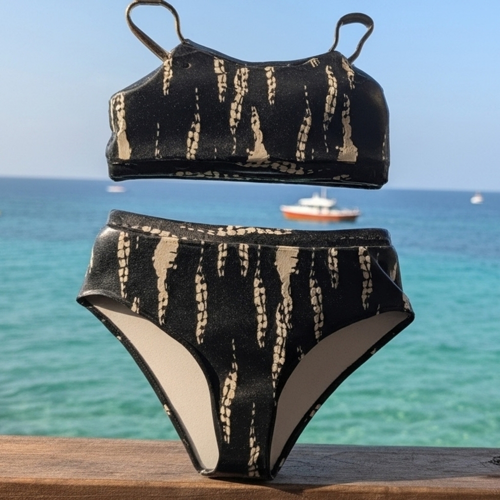 Swimming suit bundle of two (2 piece) Tropical And Black Size Large - Picture 3 of 15